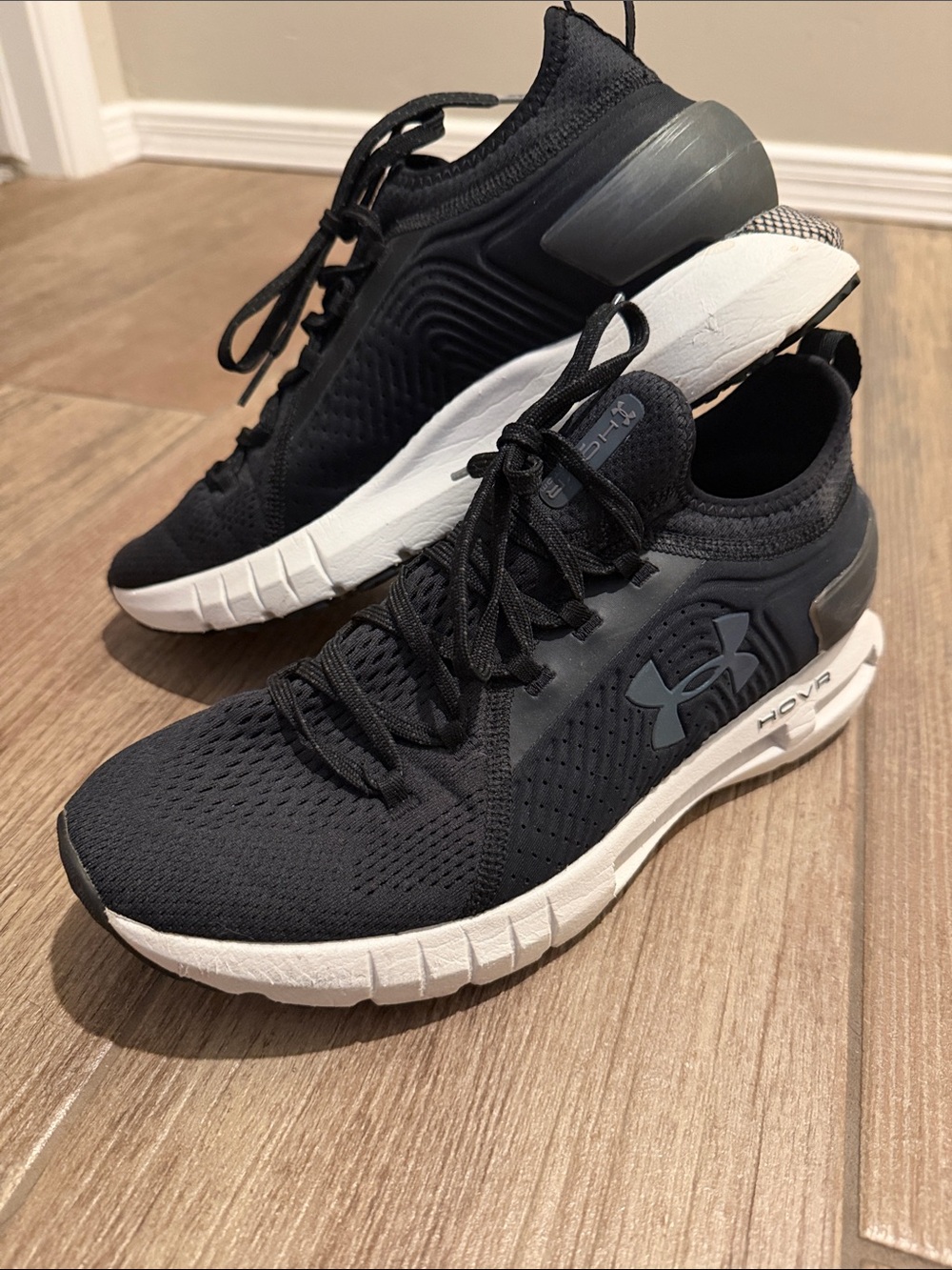 Under Armour Black and White womens  Running Sneakers size 10